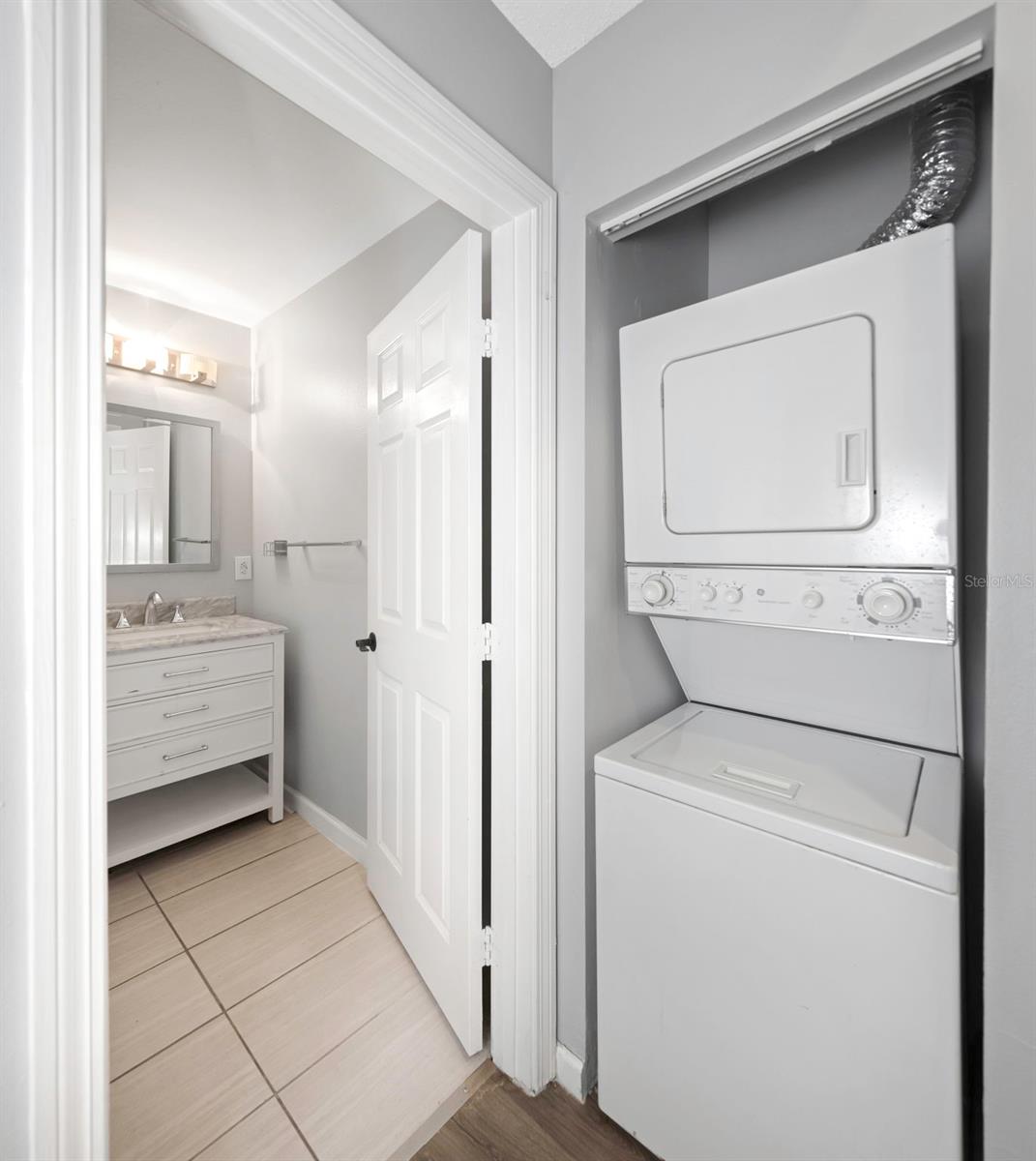 Image 14 of 29 For 701 Mirror Lake Dr N Drive N 118