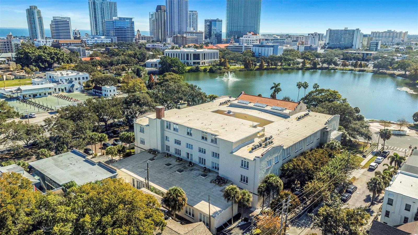 Image 28 of 29 For 701 Mirror Lake Dr N Drive N 118