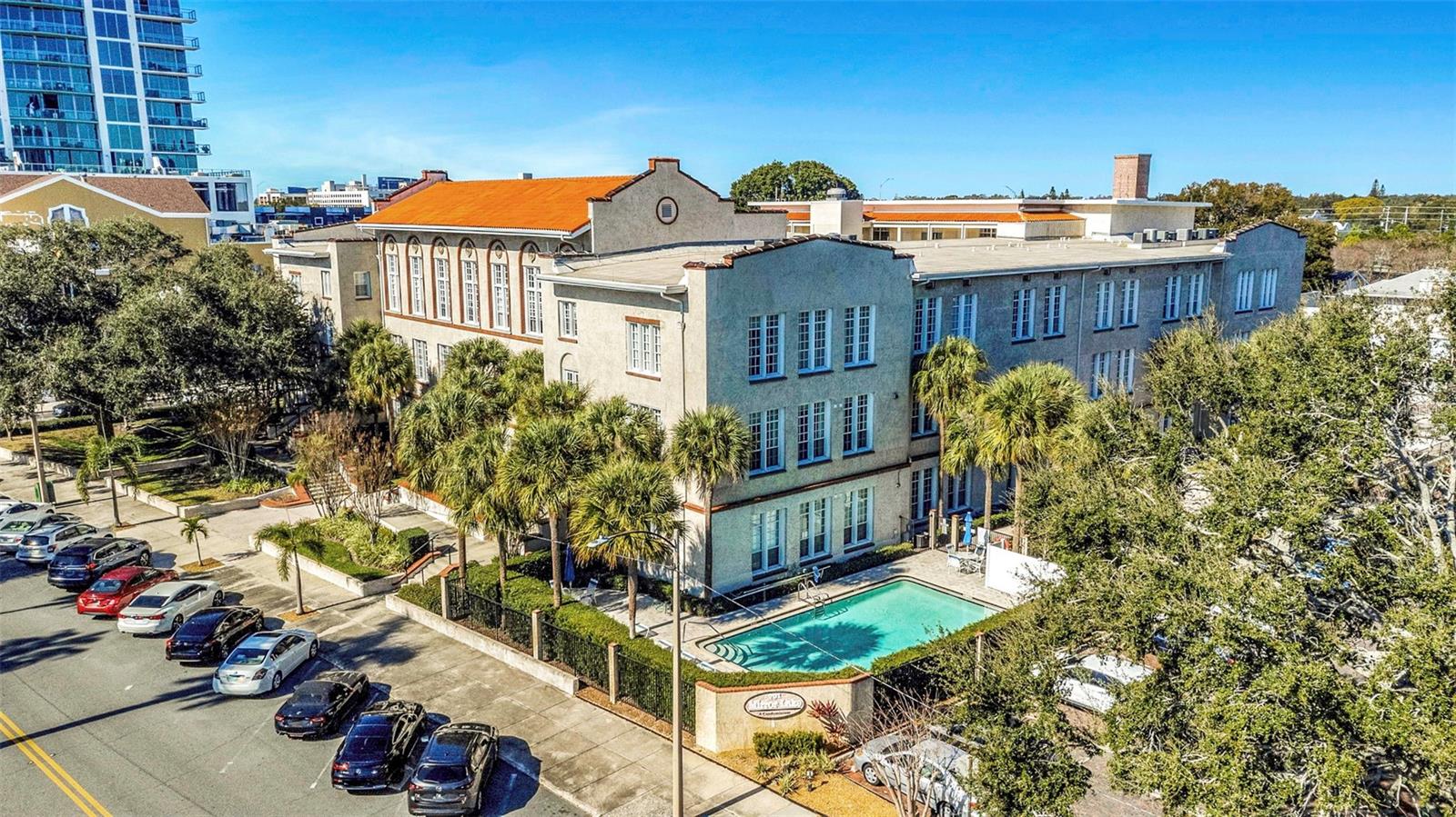 Image 3 of 29 For 701 Mirror Lake Dr N Drive N 118