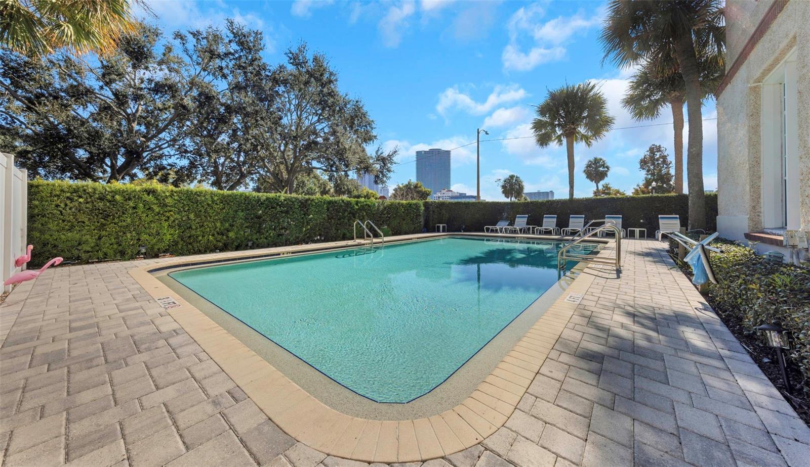 Image 5 of 29 For 701 Mirror Lake Dr N Drive N 118