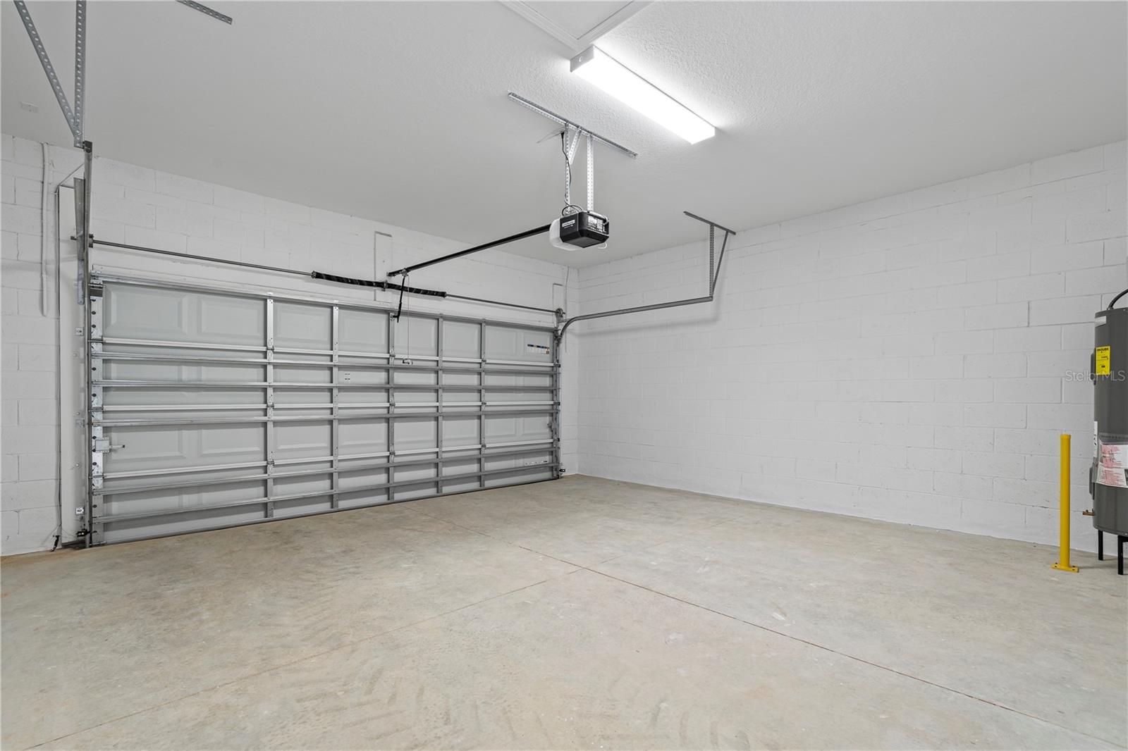 Image 12 of 34 For 16218 Castelo Lime Alley