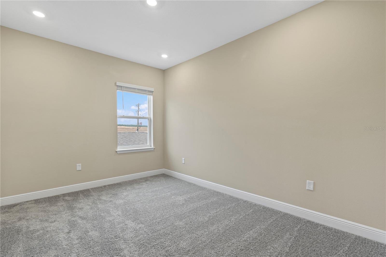 Image 17 of 34 For 16218 Castelo Lime Alley