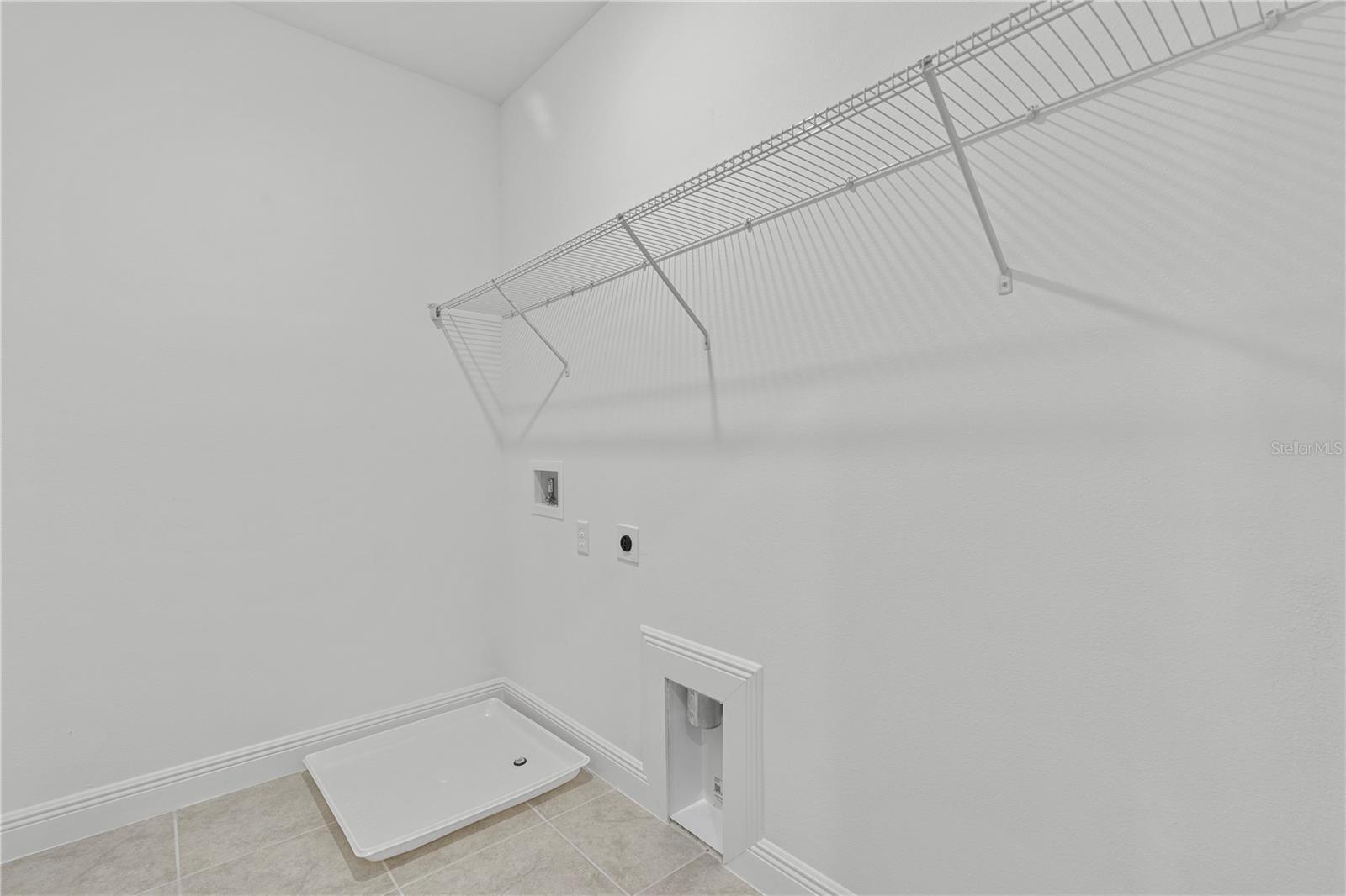 Image 22 of 34 For 16218 Castelo Lime Alley