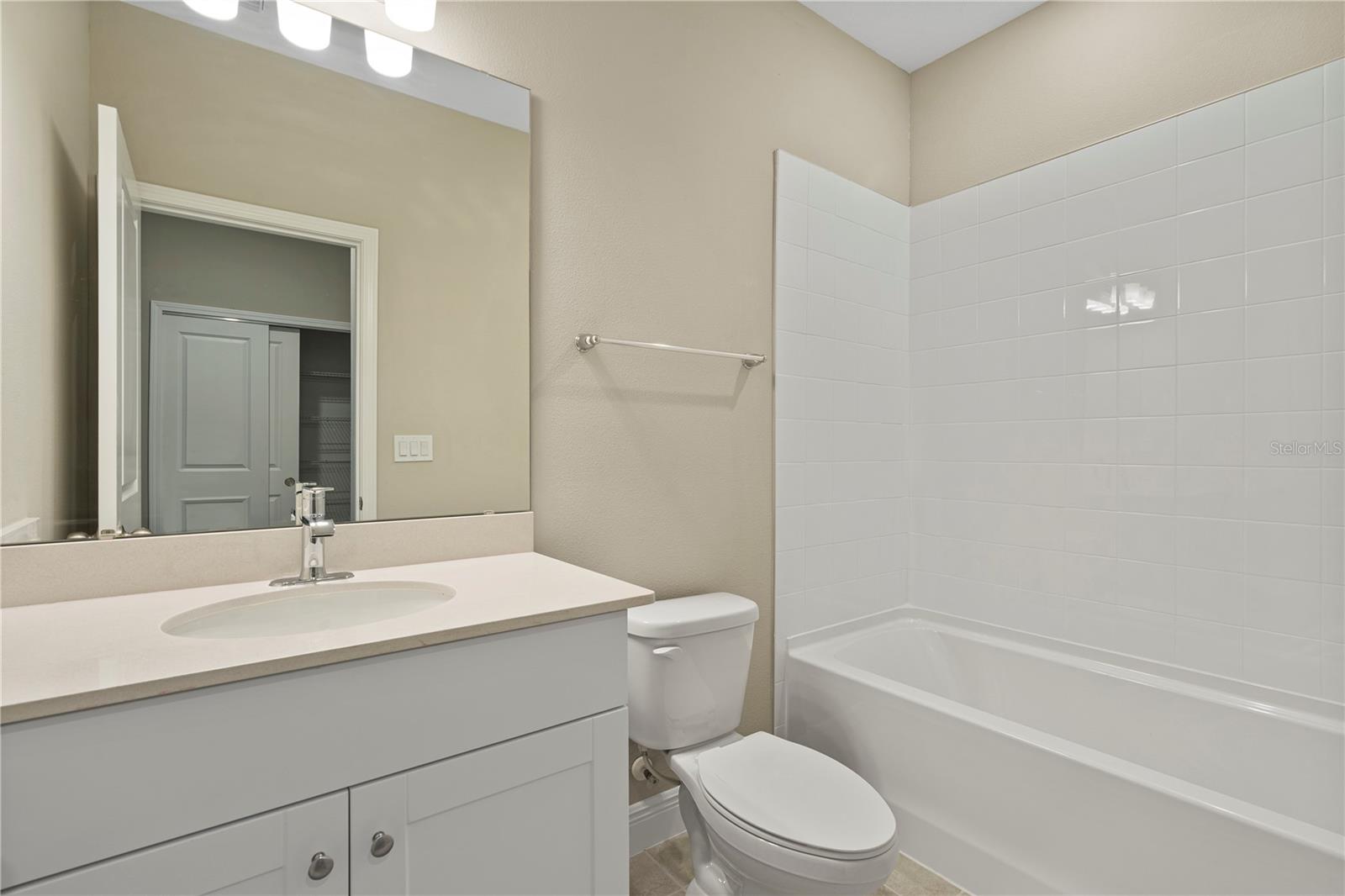 Image 25 of 34 For 16218 Castelo Lime Alley