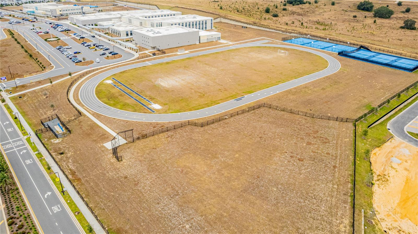 Image 32 of 34 For 16218 Castelo Lime Alley