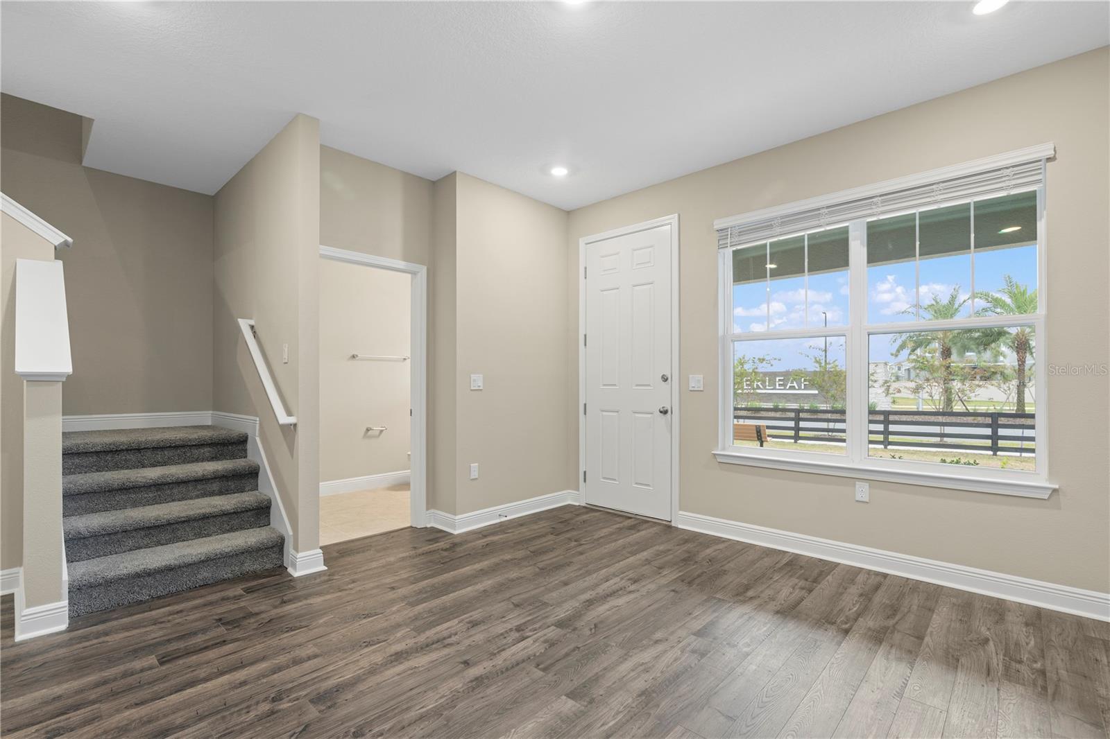 Image 5 of 34 For 16218 Castelo Lime Alley