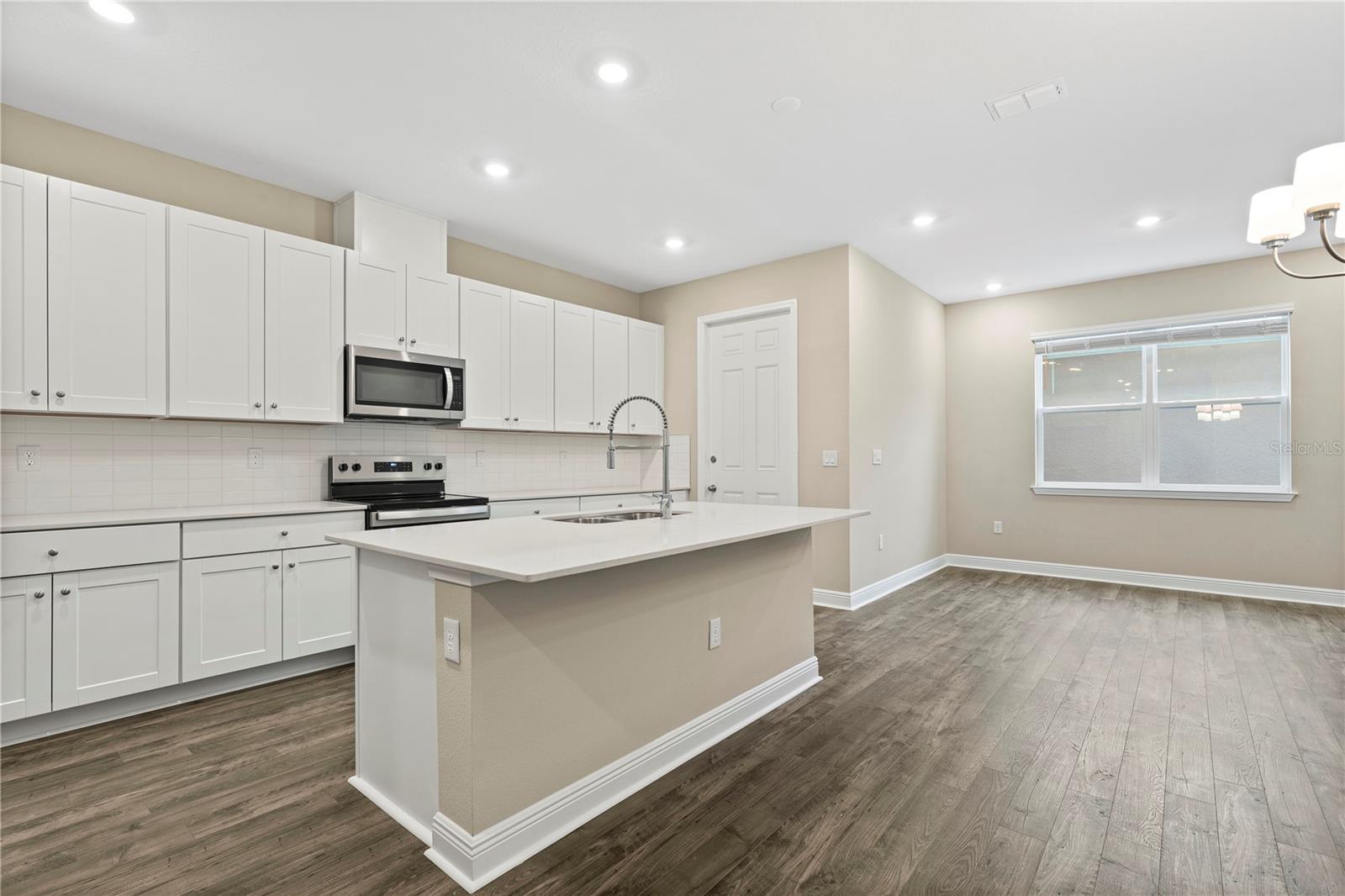 Image 7 of 34 For 16218 Castelo Lime Alley