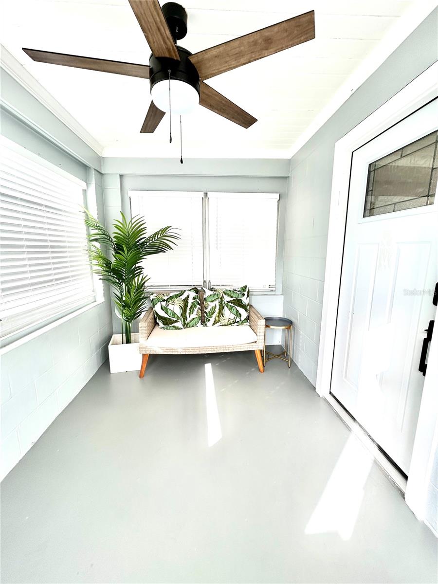 Image 10 of 16 For 265 Bay Avenue