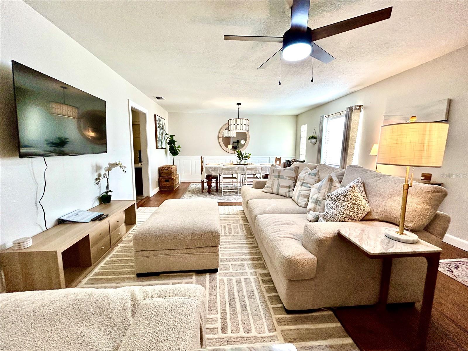 Image 3 of 16 For 265 Bay Avenue