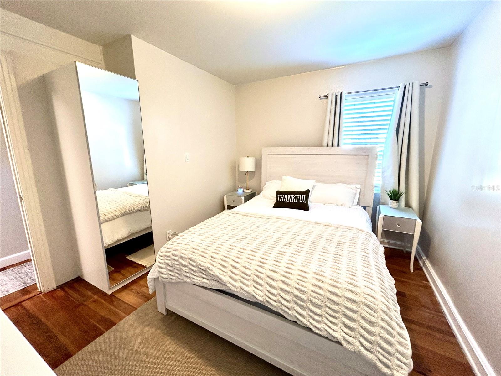 Image 9 of 16 For 265 Bay Avenue