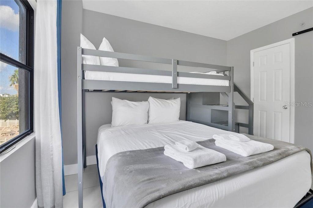 Image 26 of 29 For 6165 Carrier Drive 2303