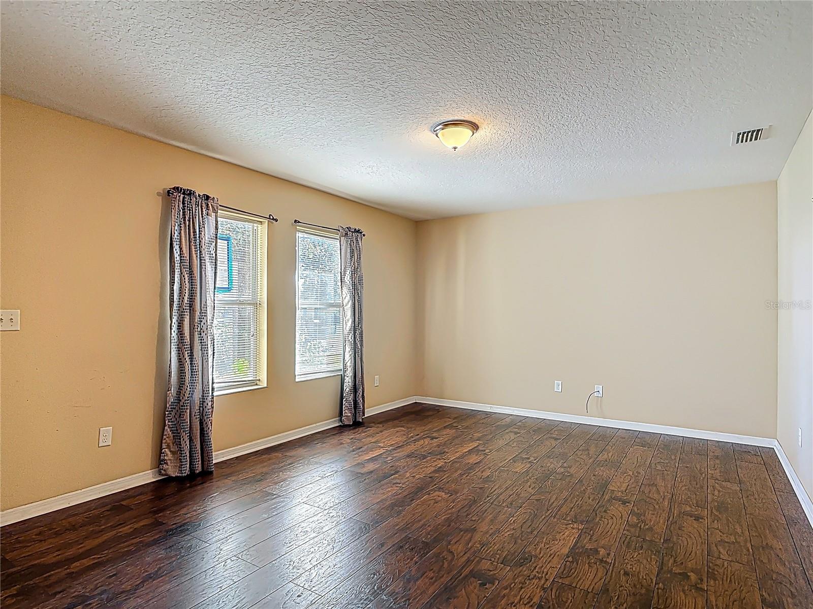 Image 10 of 32 For 604 Duss Street