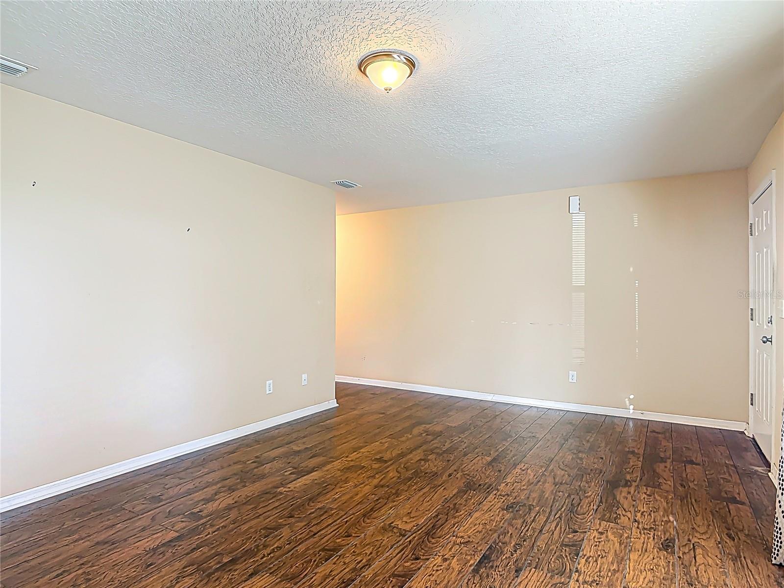 Image 8 of 32 For 604 Duss Street