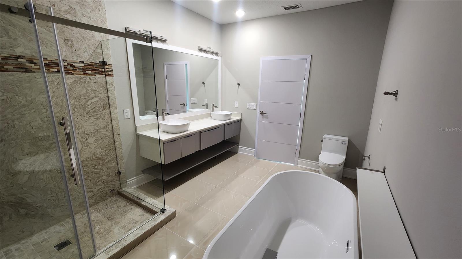 Image 23 of 45 For 1968 Greenbriar Terrace