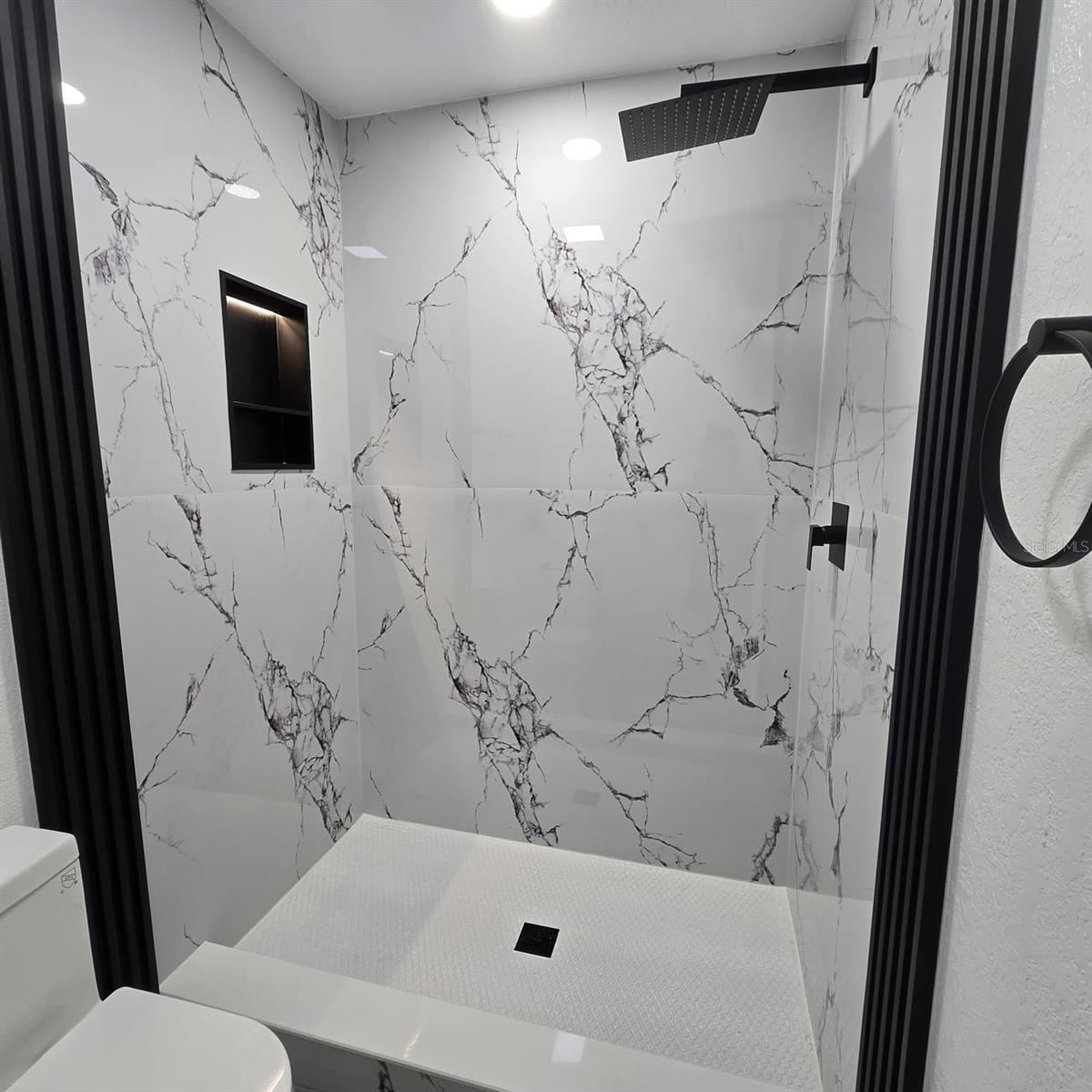 Image 17 of 34 For 1021 Old Field Drive