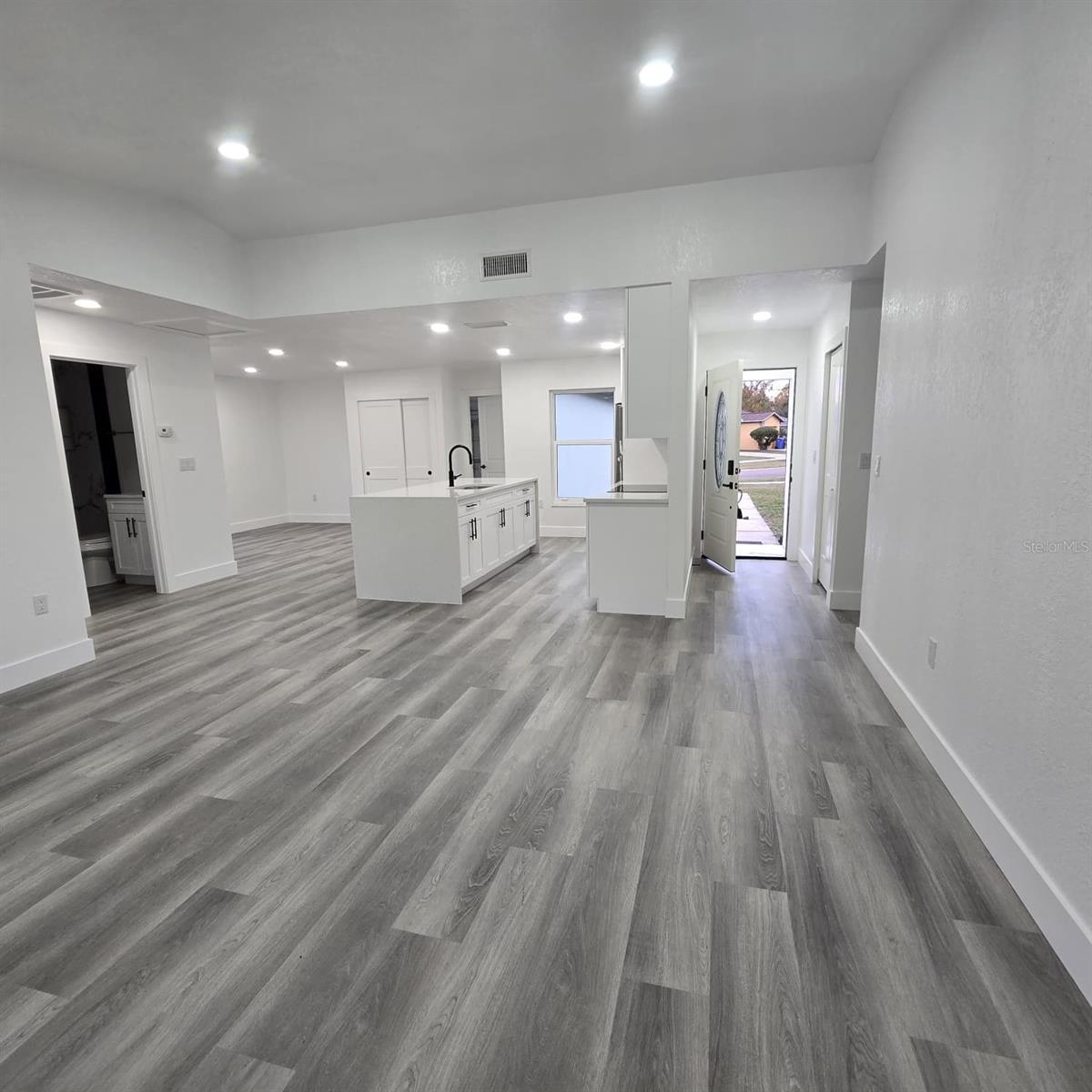 Image 7 of 34 For 1021 Old Field Drive