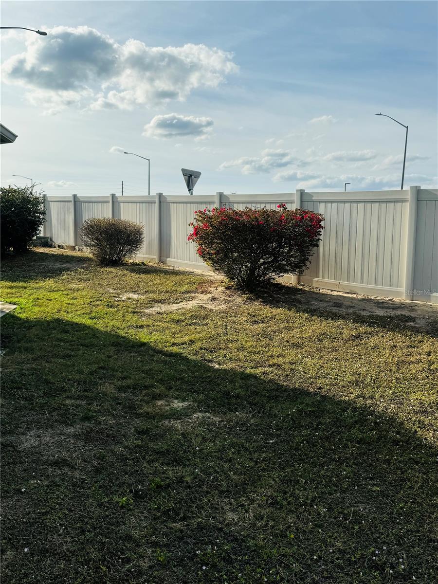 Image 5 of 28 For 917 St George Drive