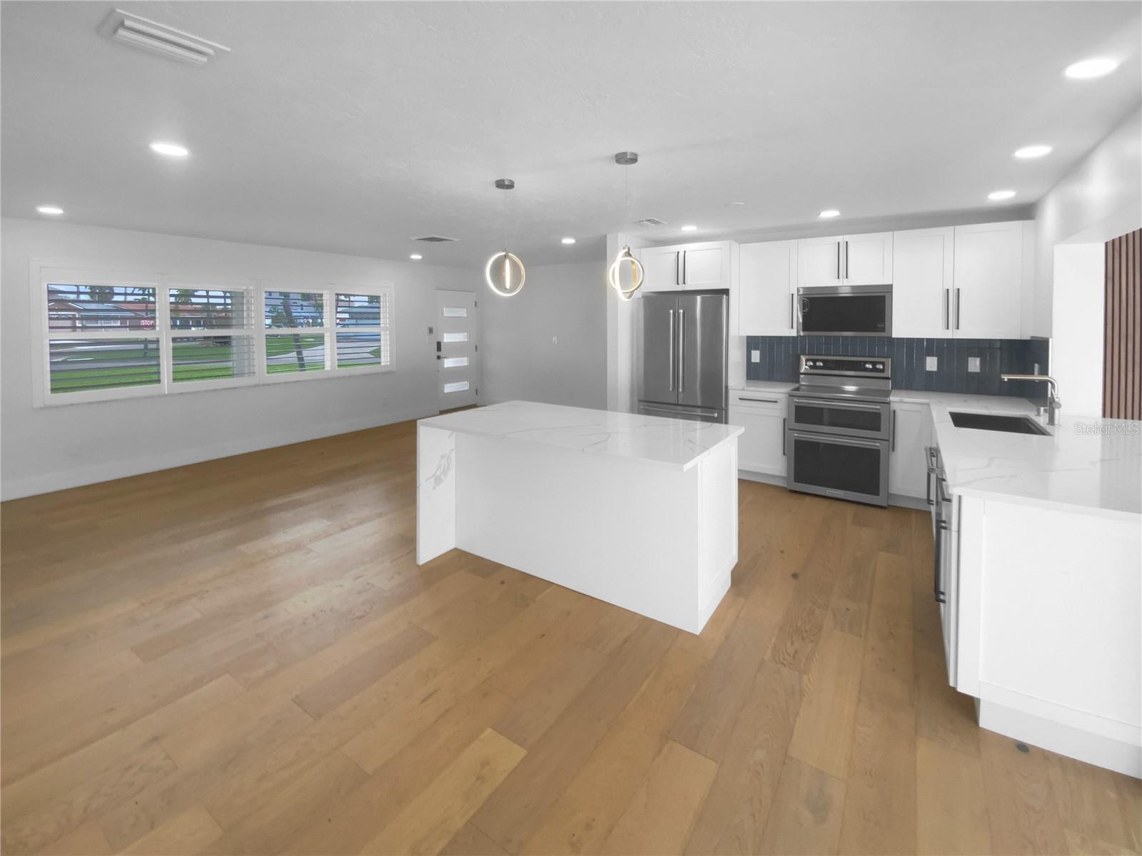 Image 13 of 34 For 8001 13th Avenue S