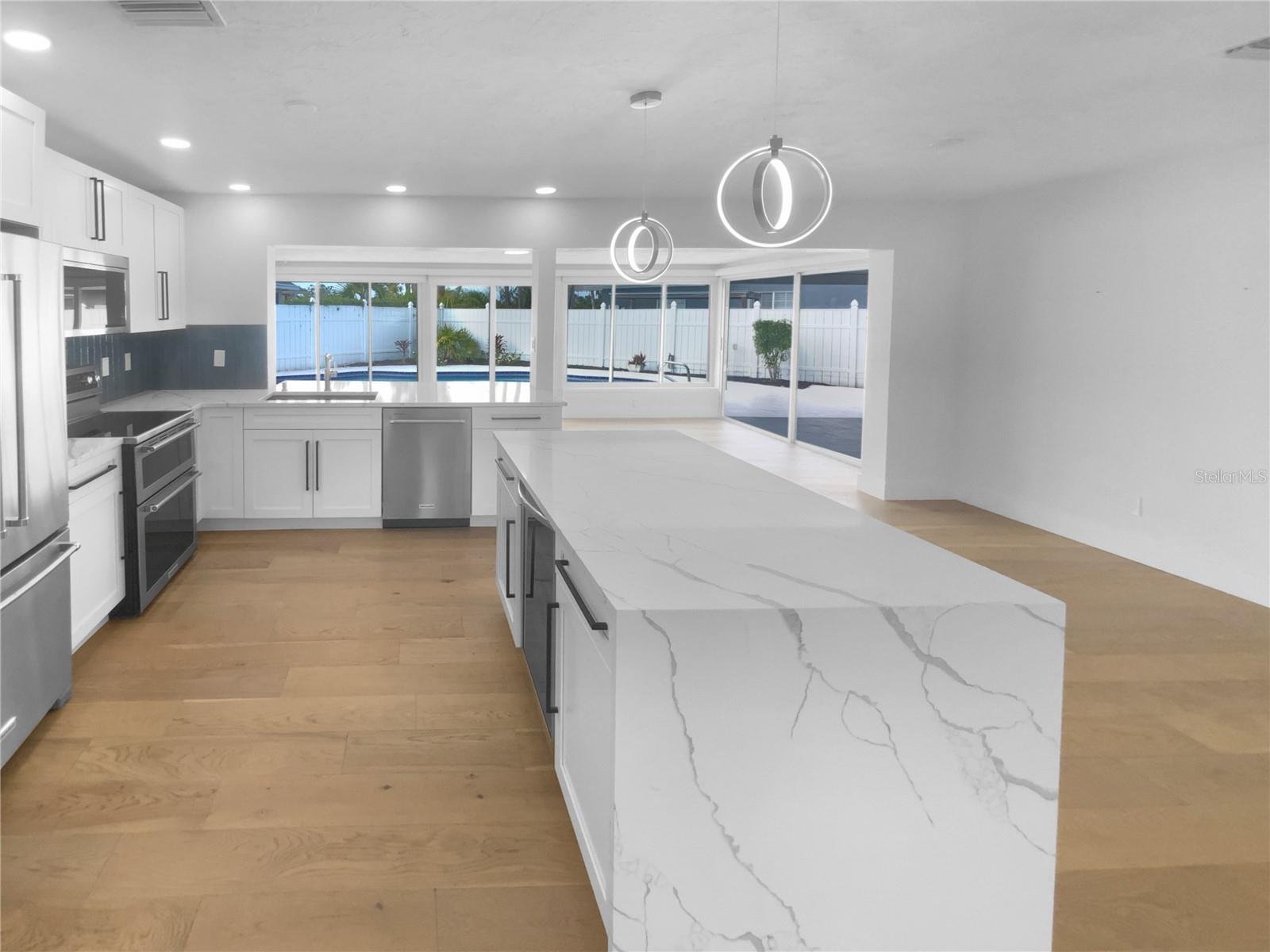 Image 23 of 34 For 8001 13th Avenue S