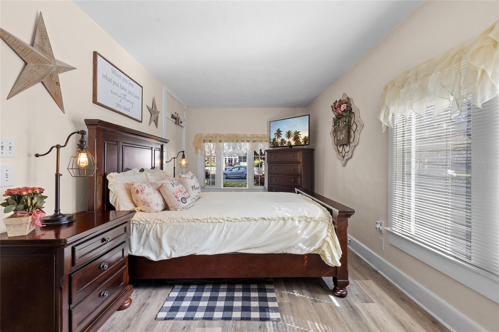 Image 11 of 38 For 510 Eola Drive