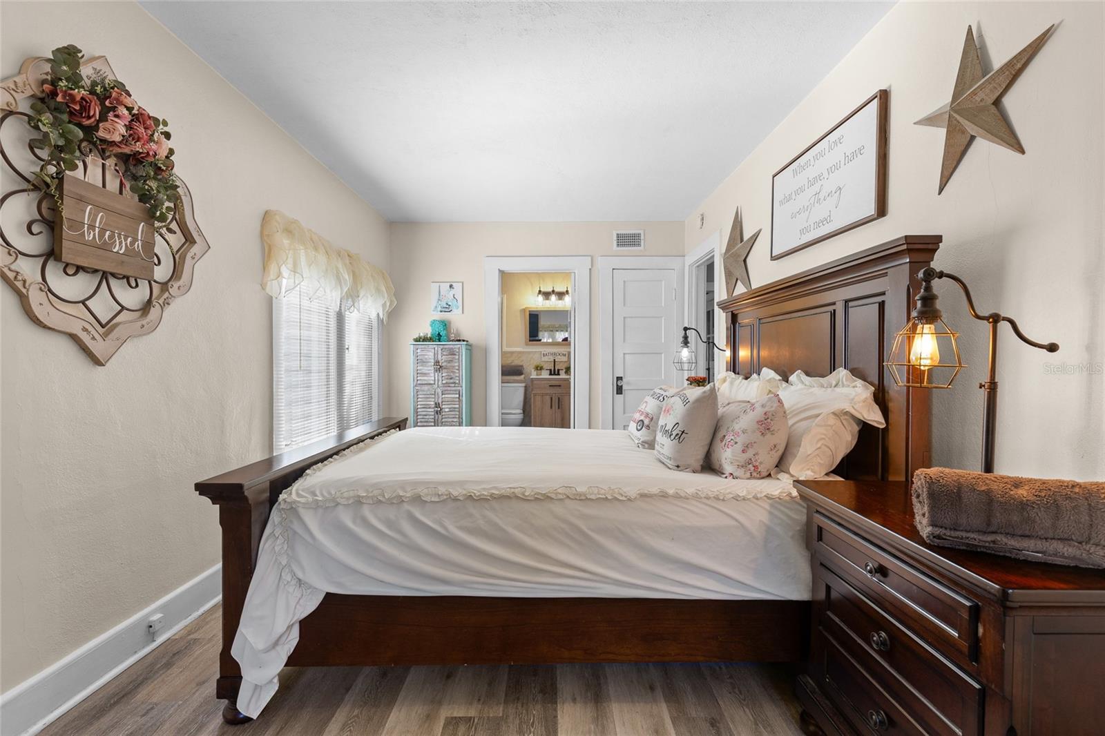 Image 12 of 38 For 510 Eola Drive