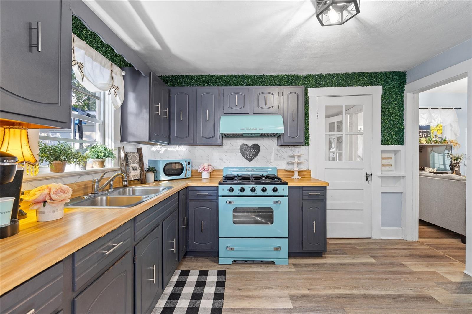 Image 15 of 38 For 510 Eola Drive