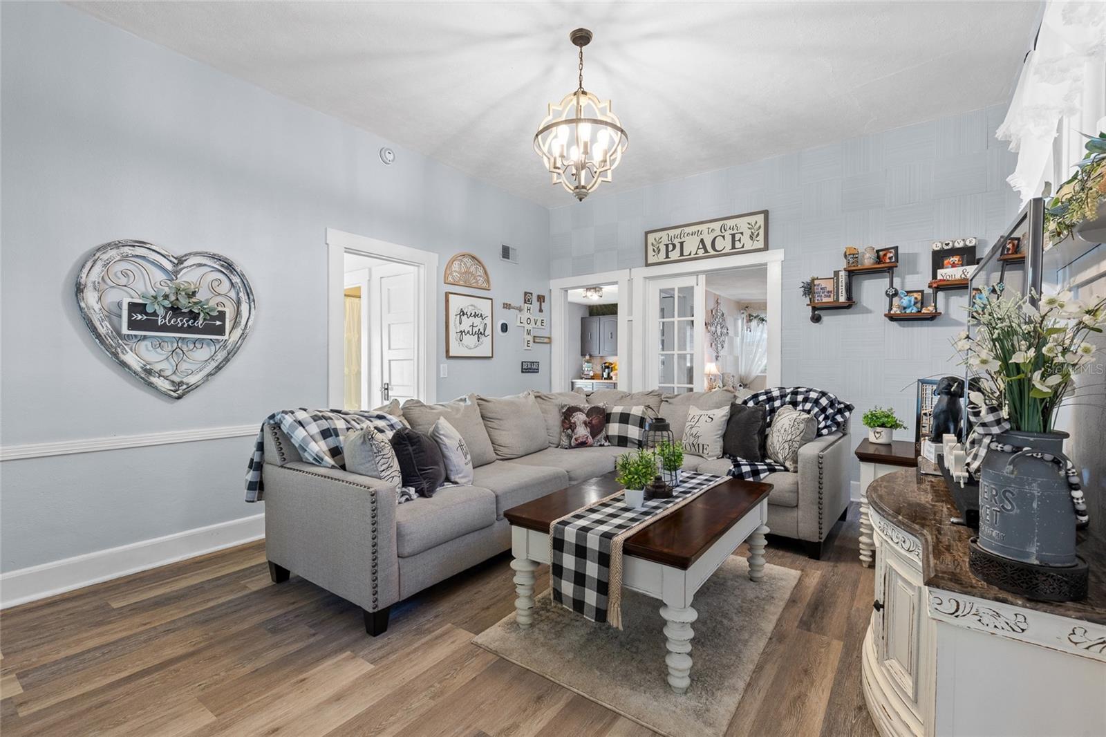 Image 8 of 38 For 510 Eola Drive