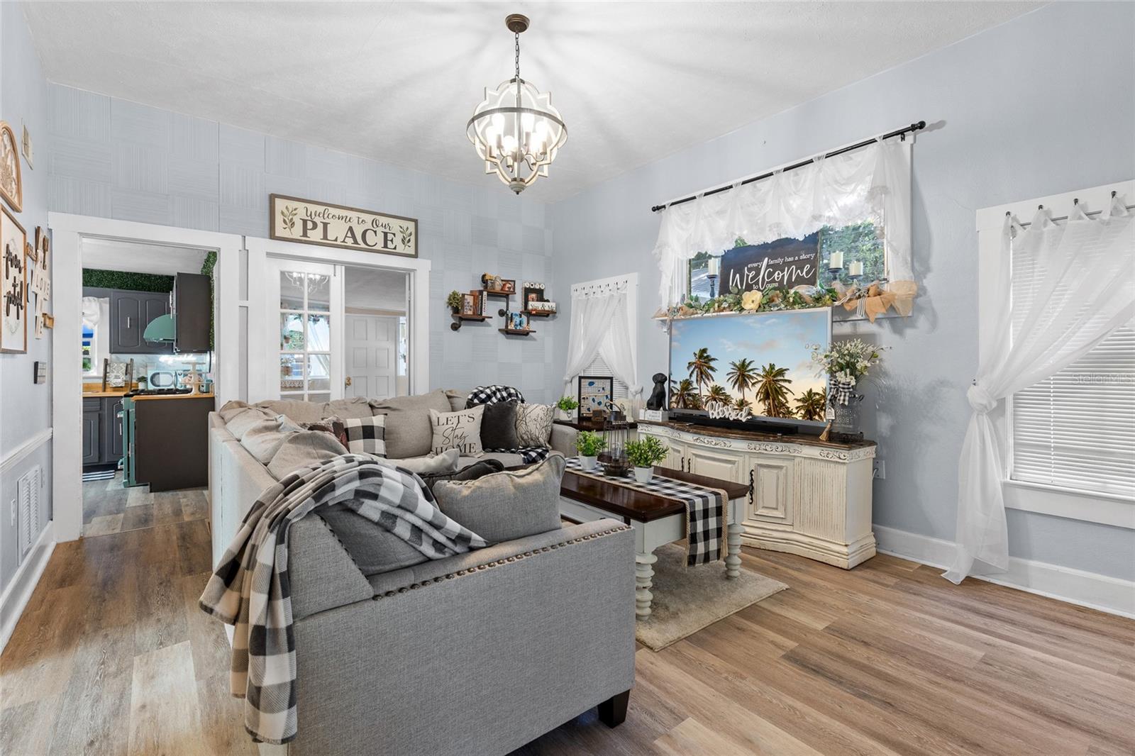 Image 9 of 38 For 510 Eola Drive