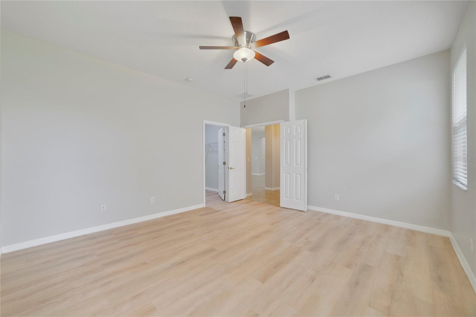 Image 16 of 43 For 13850 Amelia Pond Drive