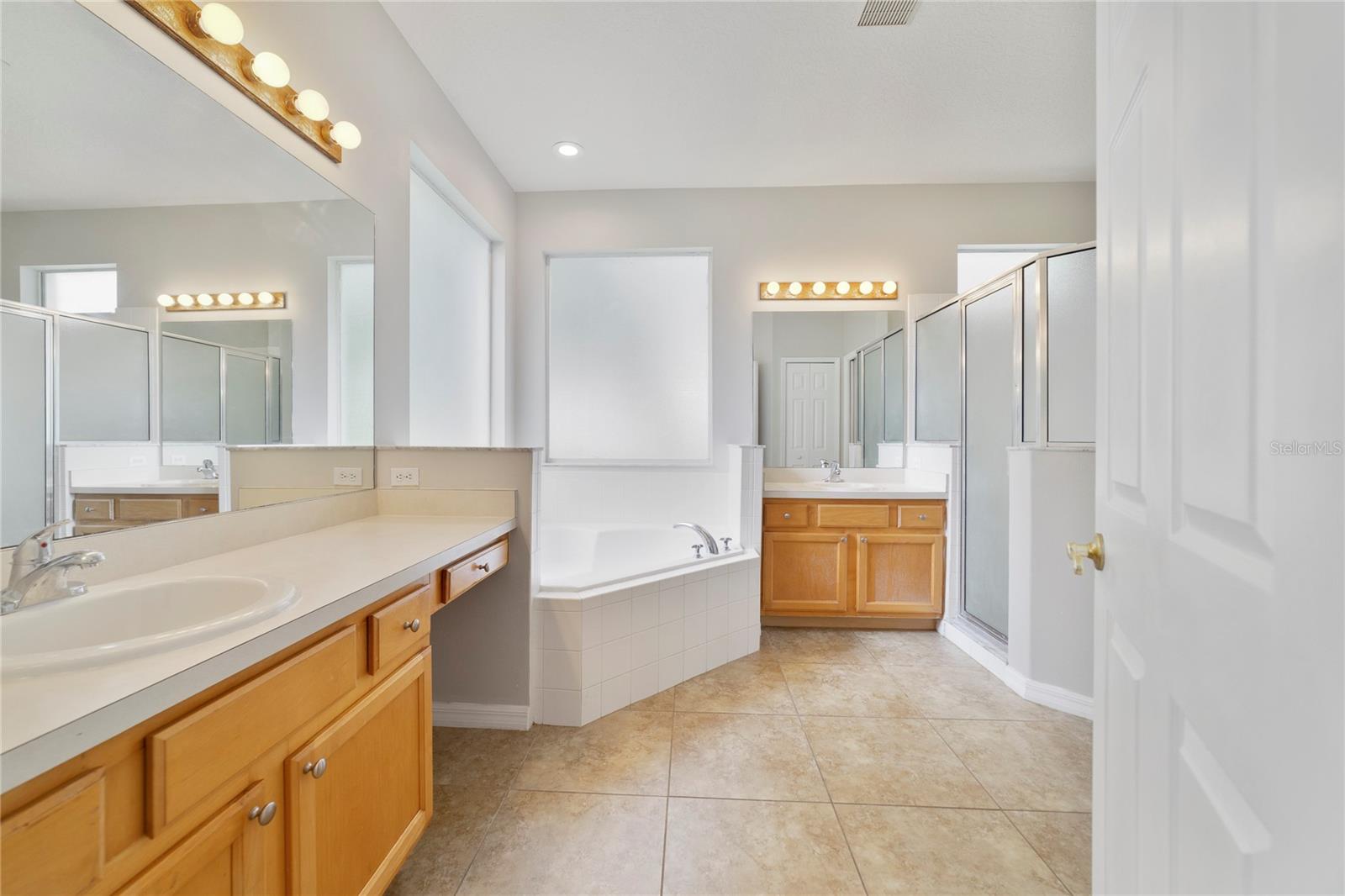 Image 21 of 43 For 13850 Amelia Pond Drive