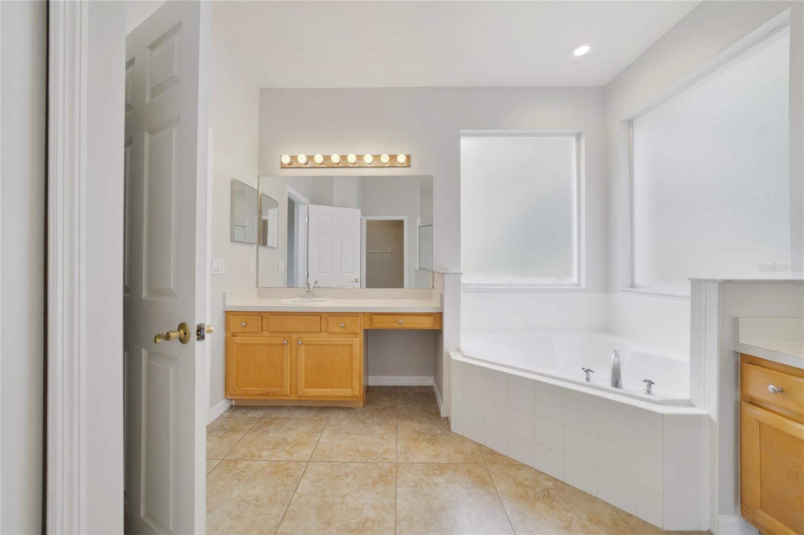 Image 22 of 43 For 13850 Amelia Pond Drive