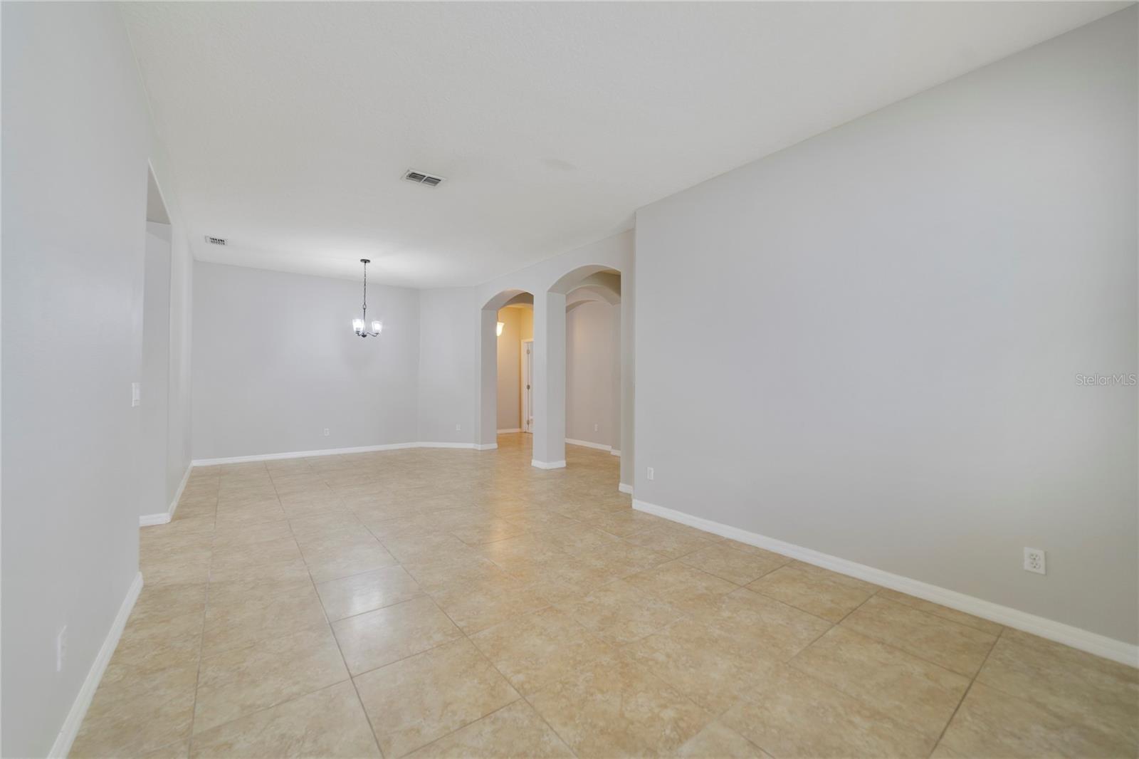 Image 4 of 43 For 13850 Amelia Pond Drive