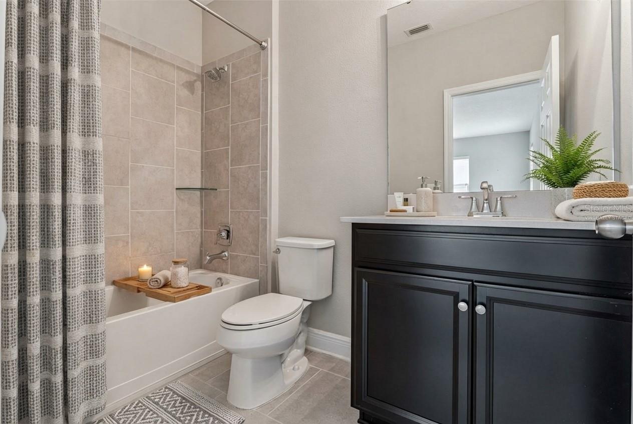 Image 18 of 66 For 14525 Sabal Crest Way