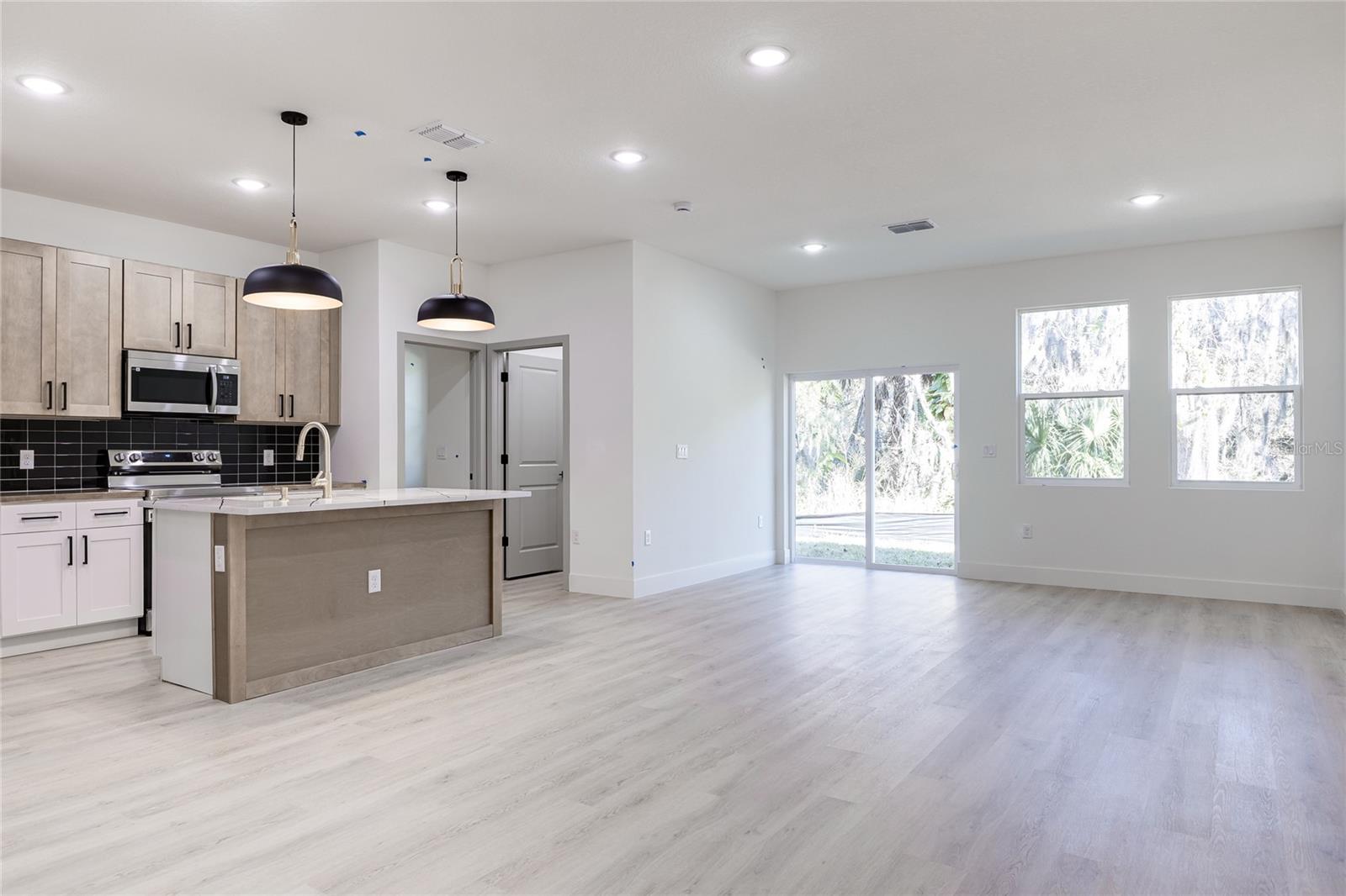 Image 11 of 52 For 127 Hibiscus Lane