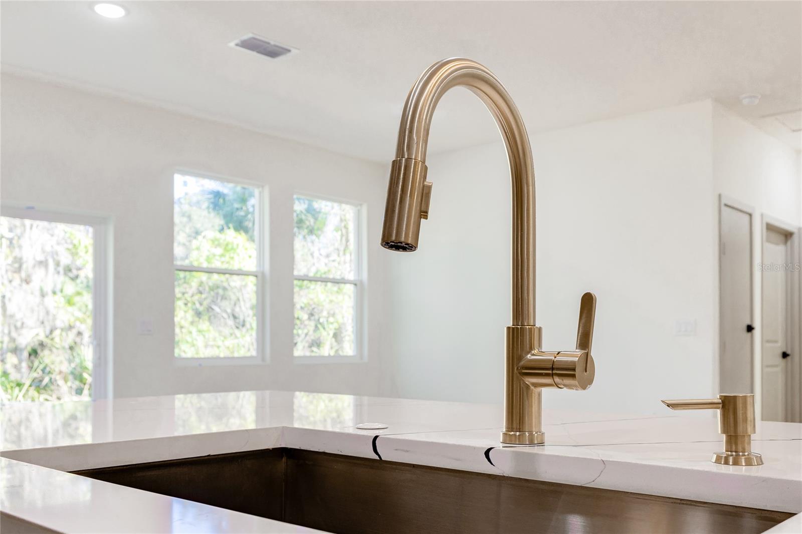 Image 19 of 52 For 127 Hibiscus Lane