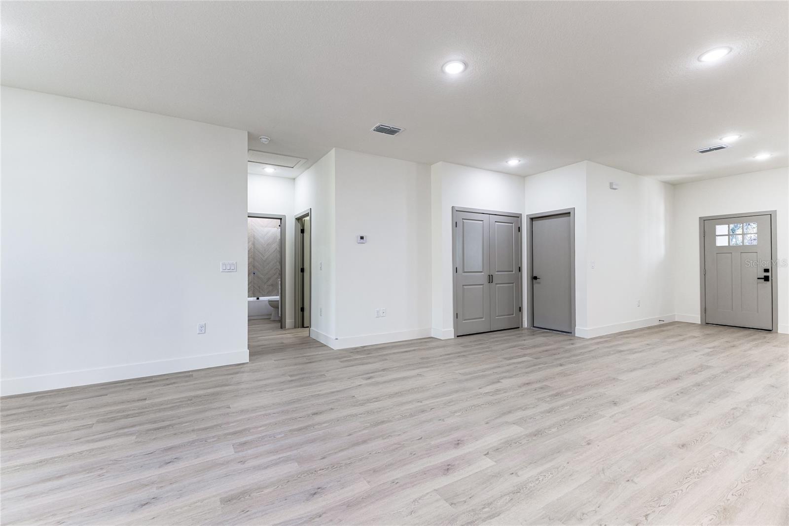 Image 24 of 52 For 127 Hibiscus Lane