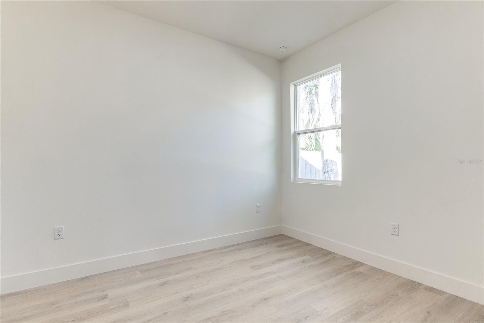 Image 27 of 52 For 127 Hibiscus Lane