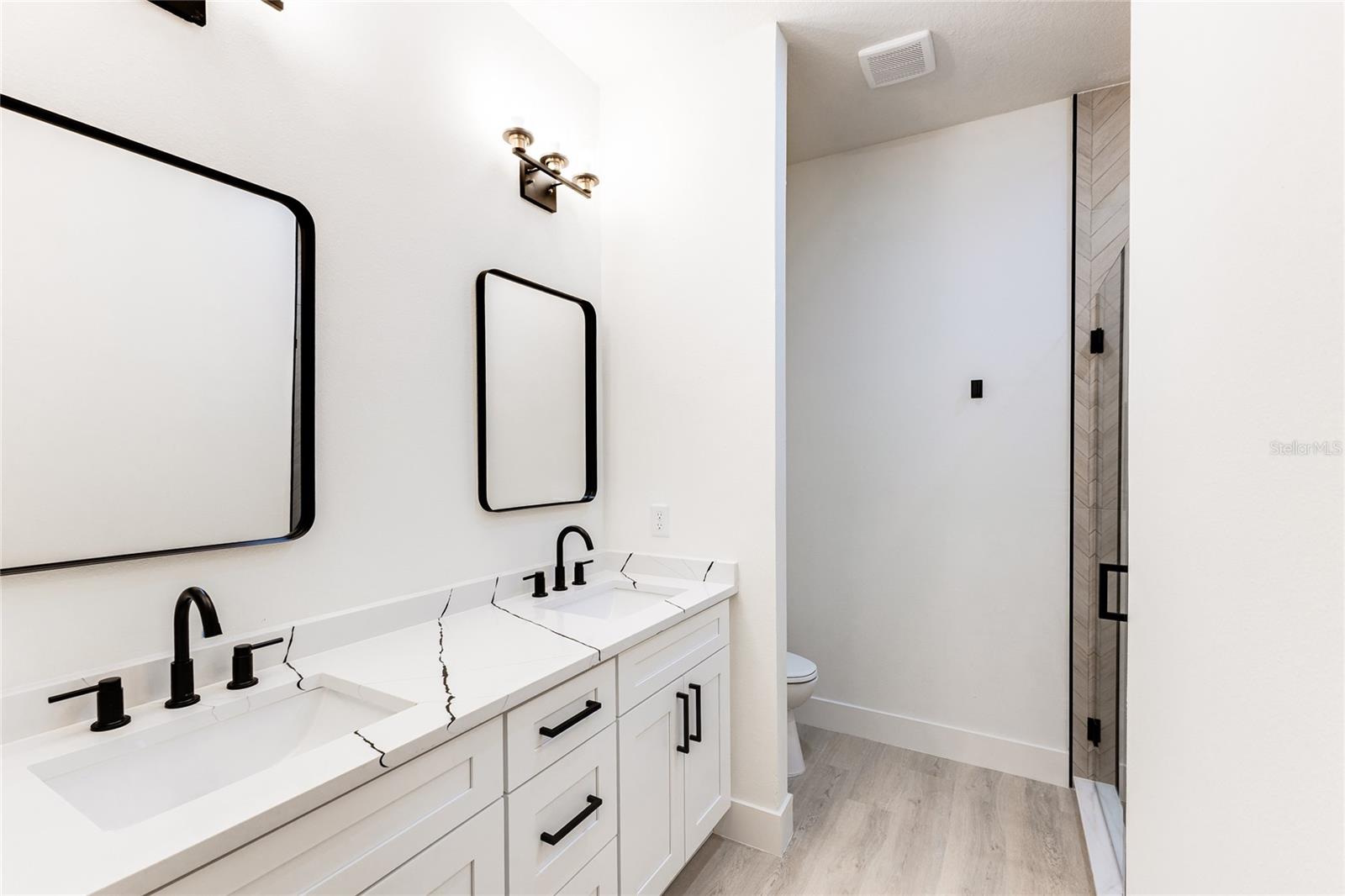 Image 28 of 52 For 127 Hibiscus Lane