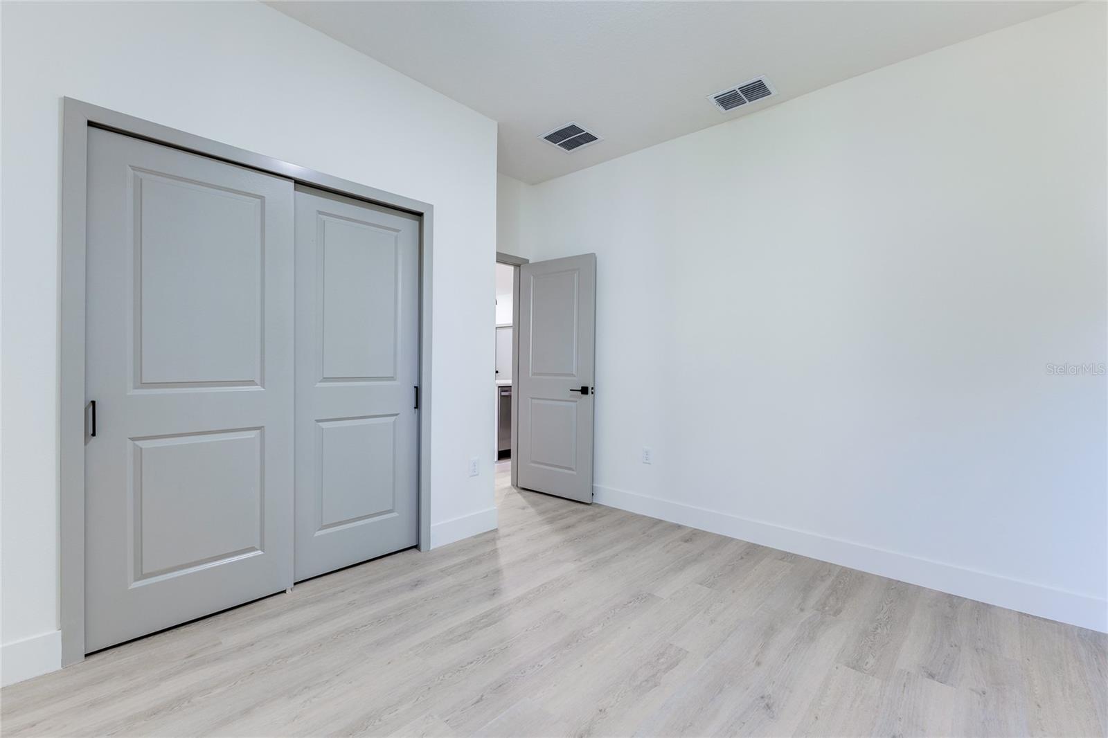 Image 29 of 52 For 127 Hibiscus Lane