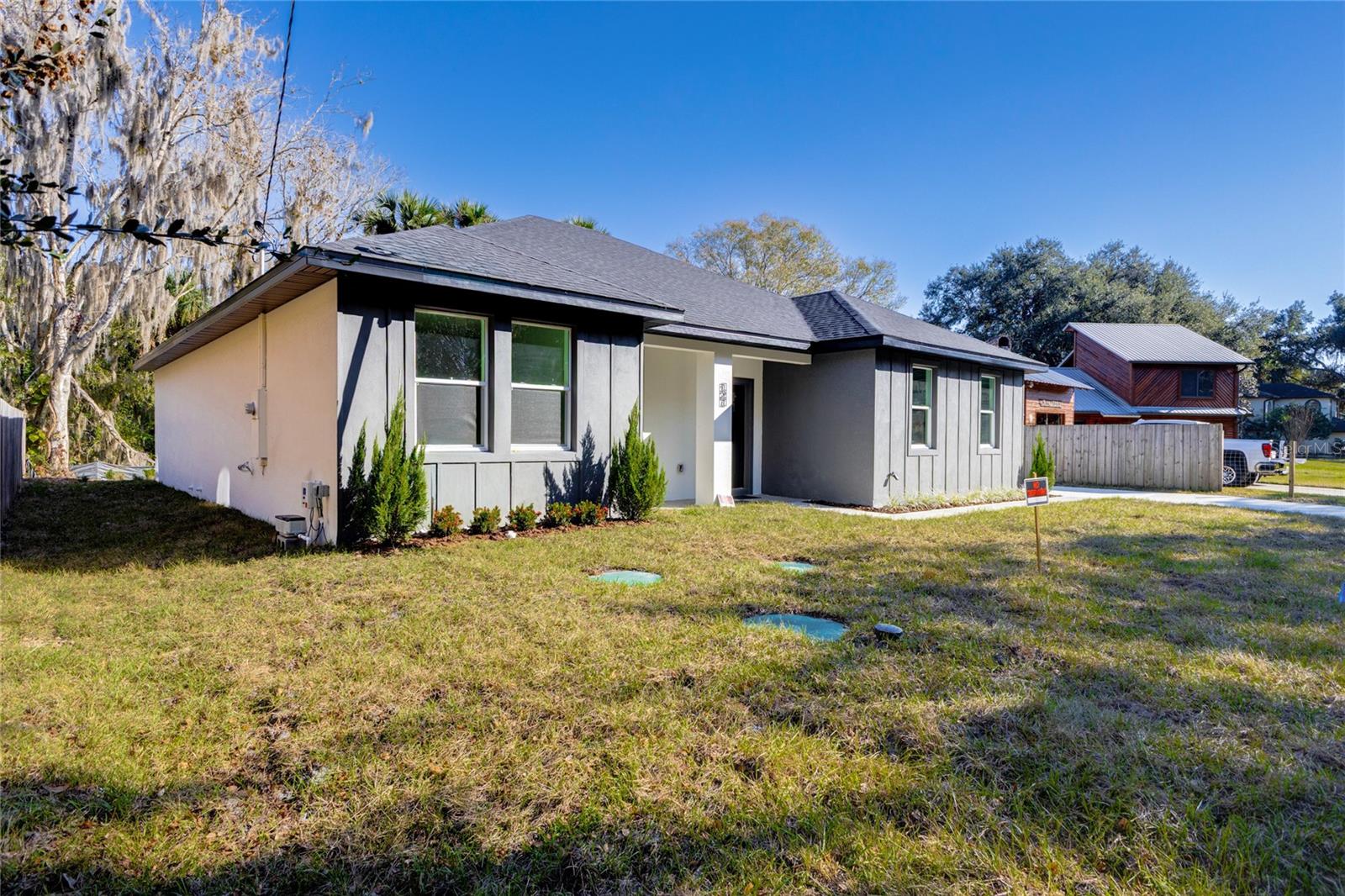 Image 3 of 52 For 127 Hibiscus Lane