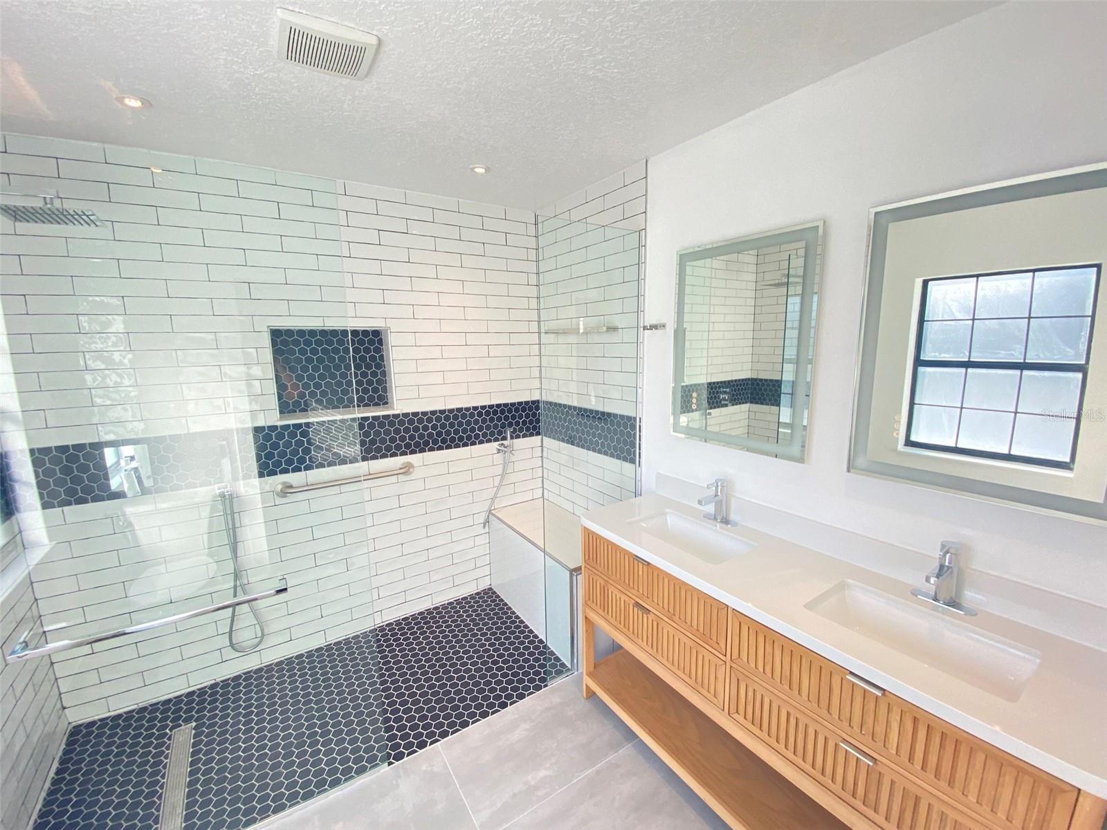 Image 3 of 28 For 13245 Shore Drive