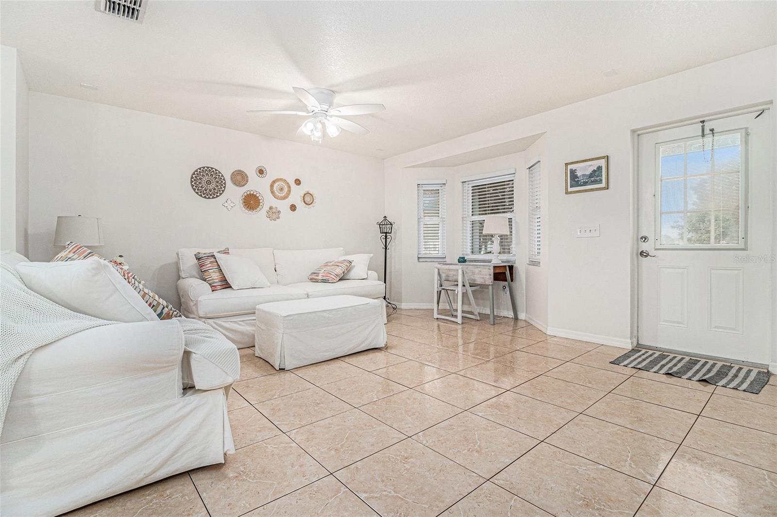 Image 6 of 26 For 237 California Avenue