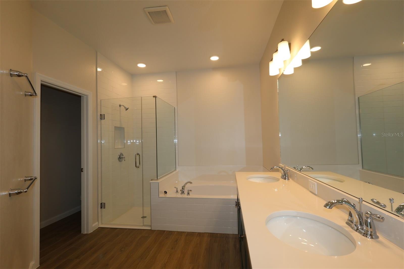 Image 10 of 17 For 744 Pointe Emerson Boulevard