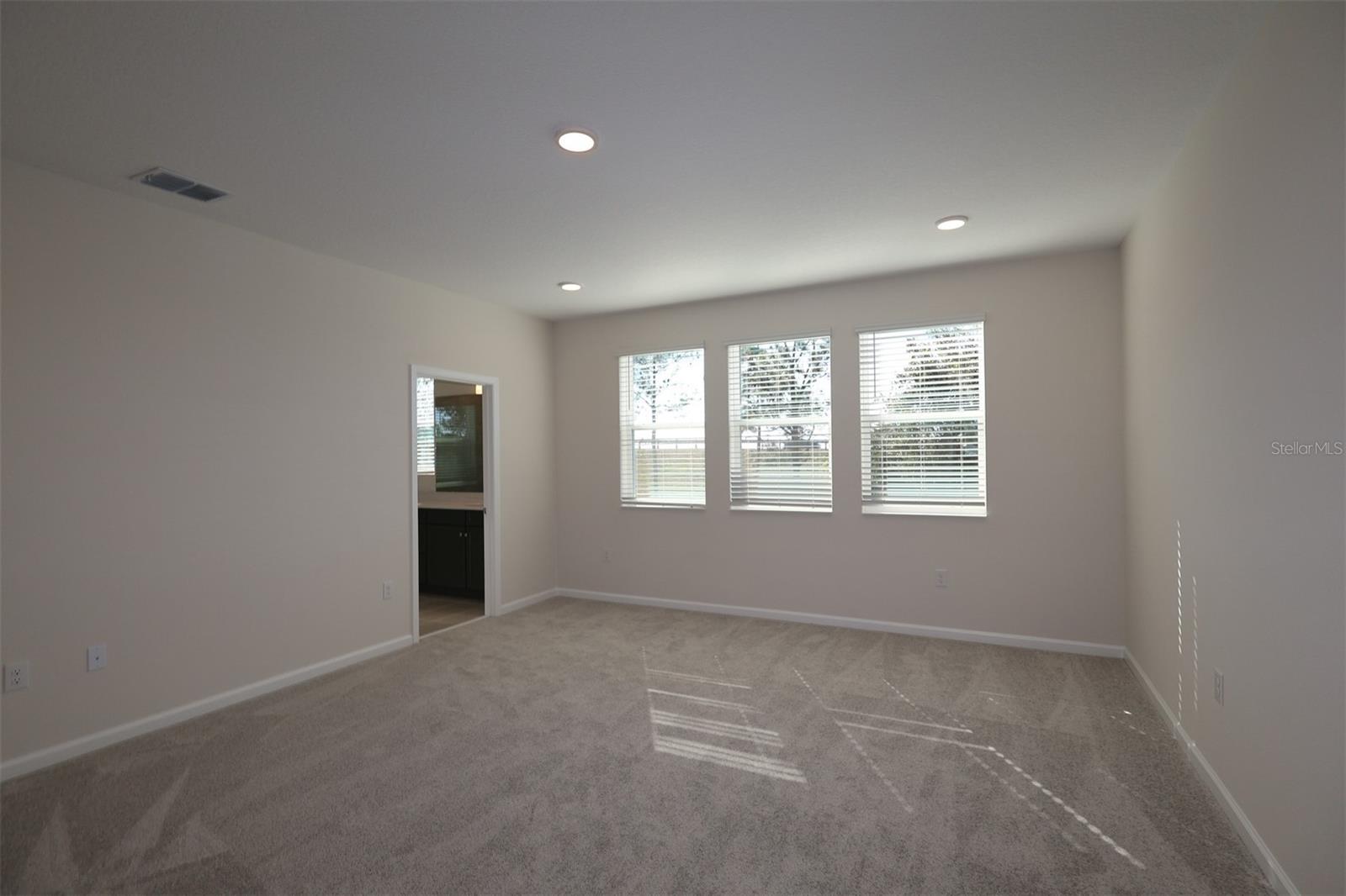 Image 9 of 17 For 744 Pointe Emerson Boulevard