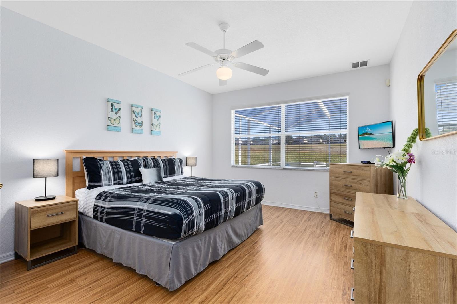 Image 17 of 40 For 142 Birkdale Street