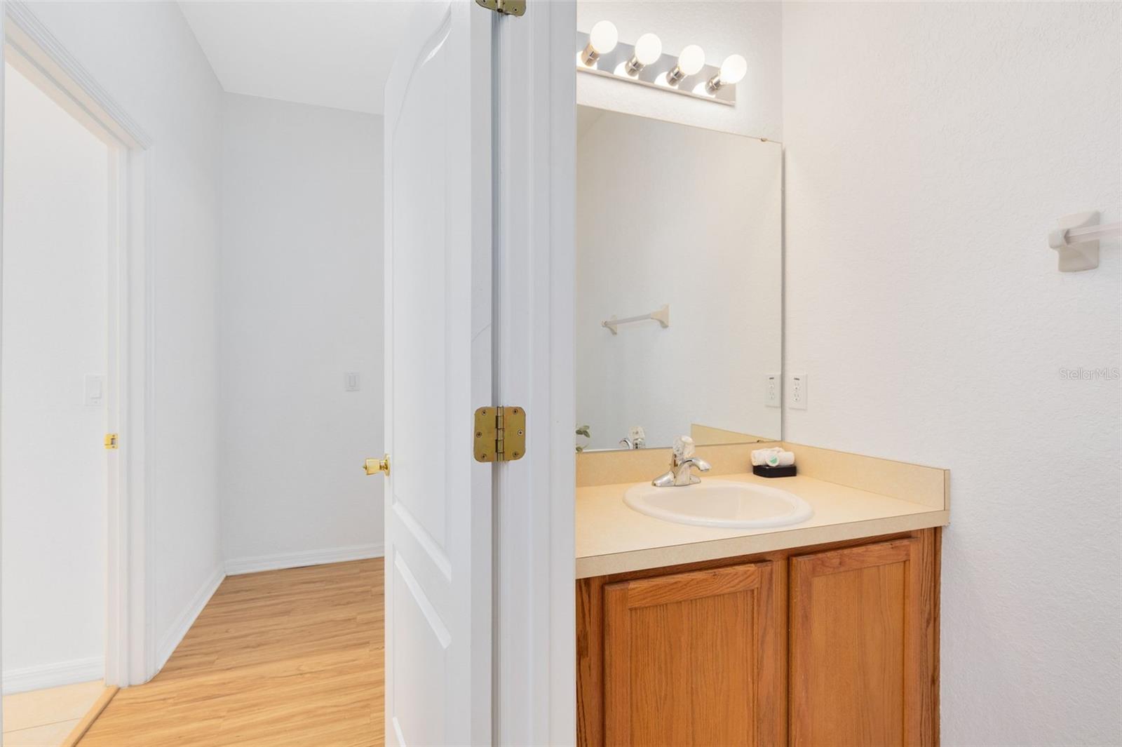 Image 21 of 40 For 142 Birkdale Street