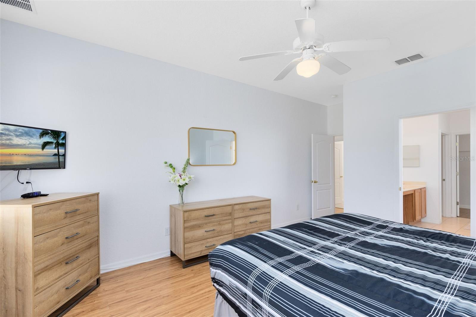 Image 24 of 40 For 142 Birkdale Street