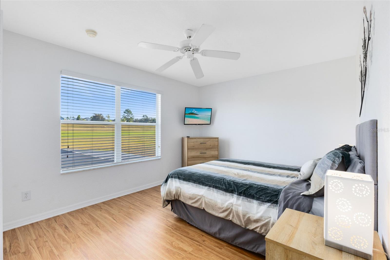 Image 30 of 40 For 142 Birkdale Street