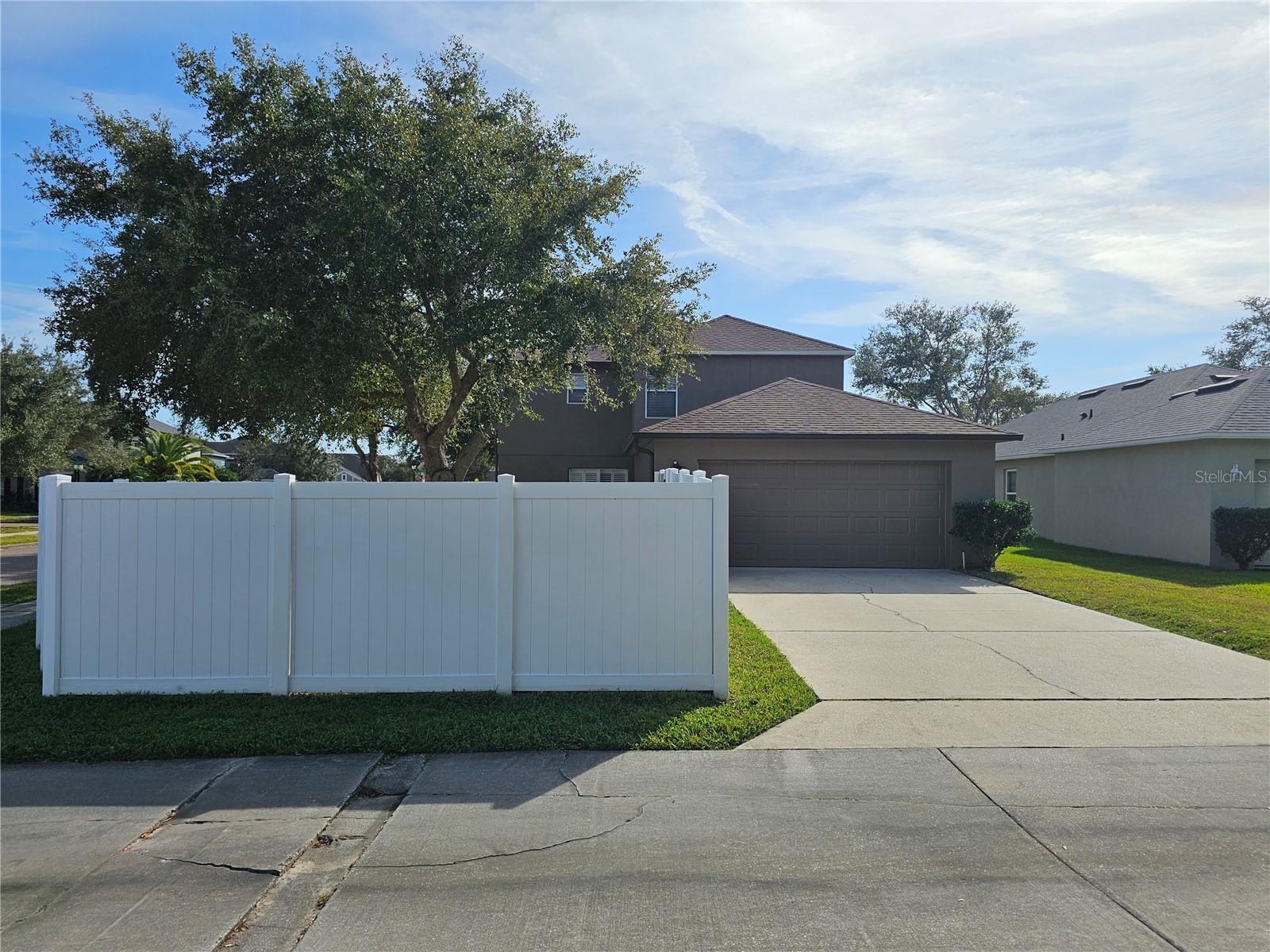 Image 4 of 32 For 14759 Royal Poinciana Drive