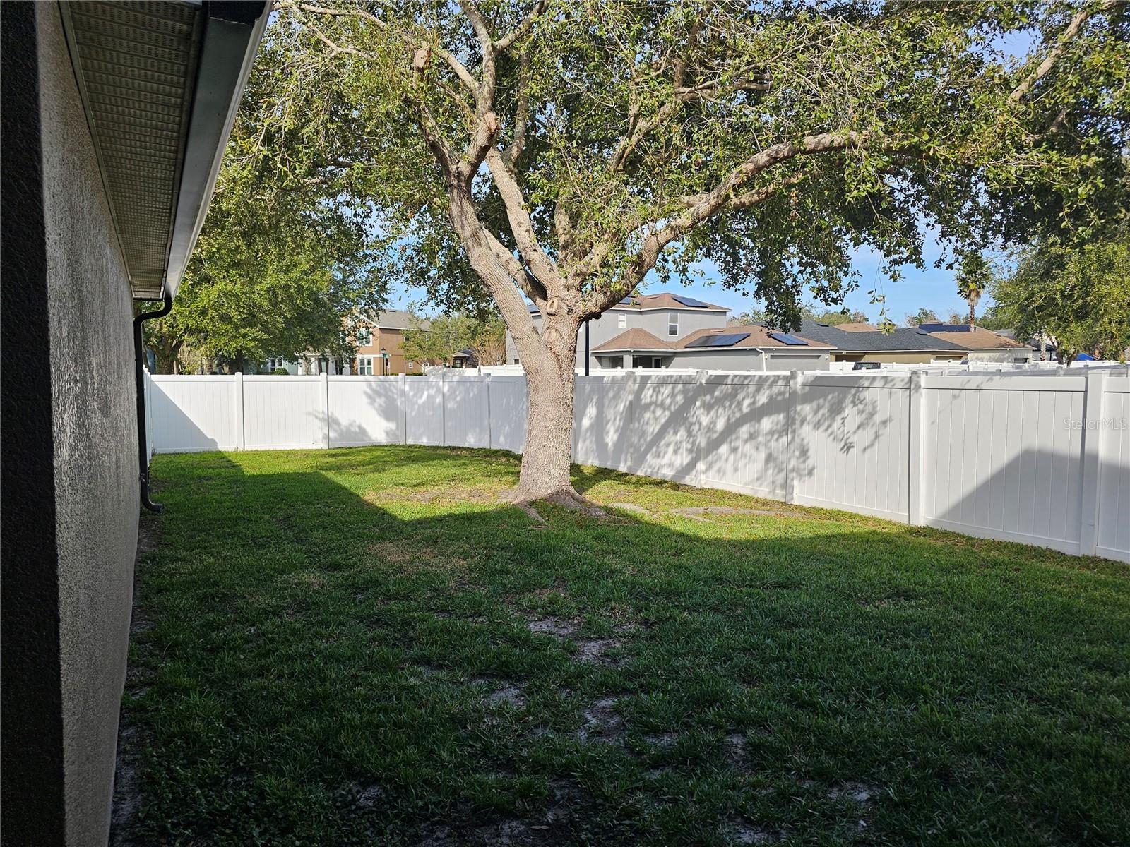 Image 5 of 32 For 14759 Royal Poinciana Drive